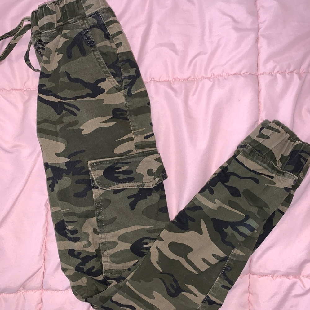 Camo cargo joggers
